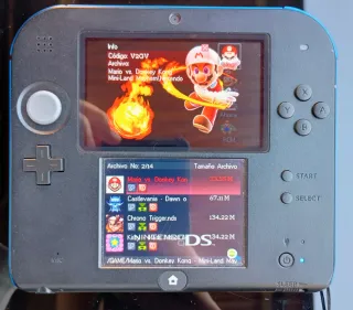 Nintendo 2DS Negra y Azul con Super Mario Bros. 2