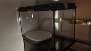Acuario Negro y Transparente