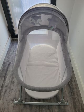 Cuna mecedora Kinderkraft LOVI bebé. Como nuevo.