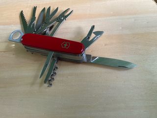 Canivete Victorinox SwissChamp Vermelho