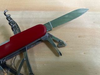 Canivete Victorinox SwissChamp Vermelho