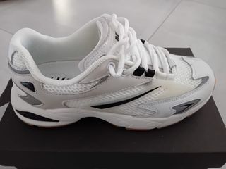 Scarpa D.A.T.E. donna bianca e grigia