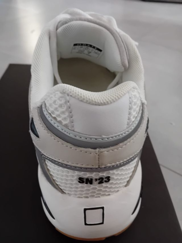 Scarpa D.A.T.E. donna bianca e grigia