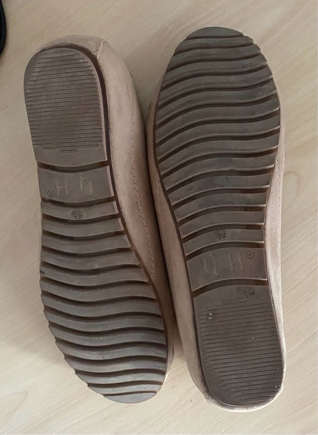 Mocasines ante cuña beige