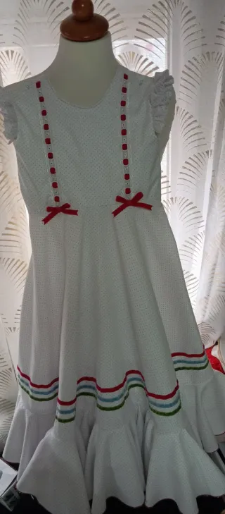 Bata Rociera Niña Blanca.