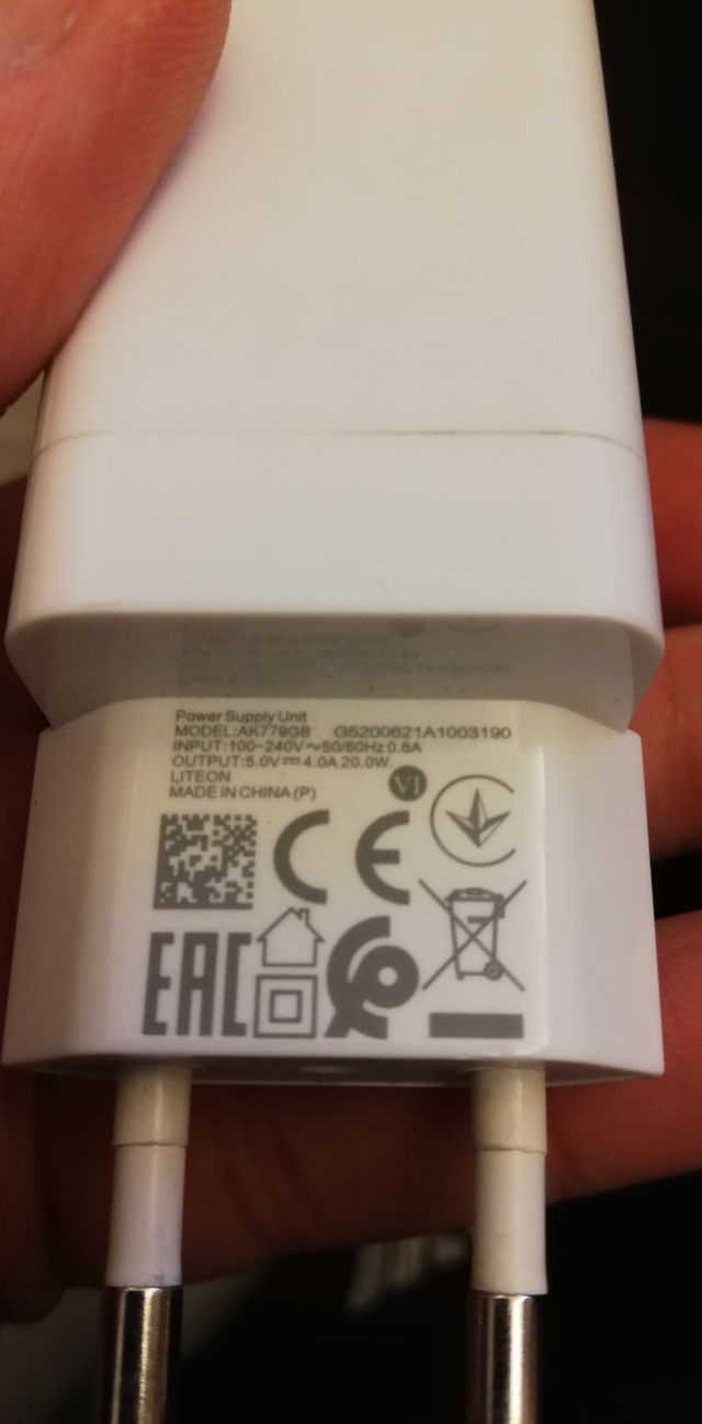 OPPO FAST CHARGING 20W + 2 CAVI USB