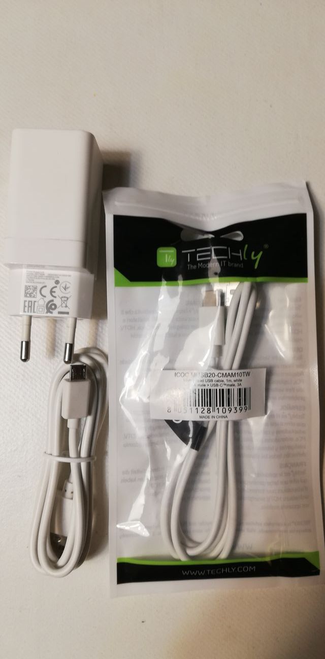 OPPO FAST CHARGING 20W + 2 CAVI USB