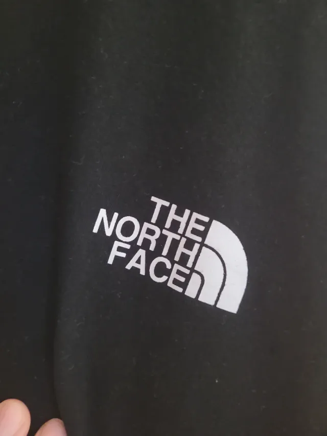Sudadera The North Face negra fina