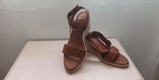 Sandalias cuña cuero marrón Talla 40