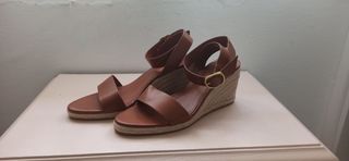 Sandalias cuña cuero marrón Talla 40