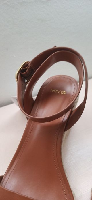Sandalias cuña cuero marrón Talla 40