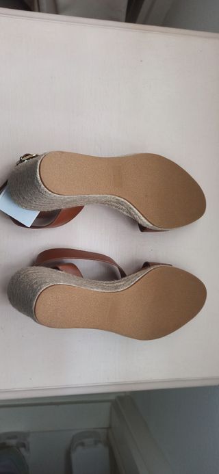 Sandalias cuña cuero marrón Talla 40