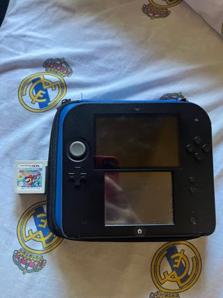 Nintendo 2DS Azul con funda y juego