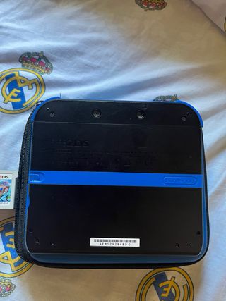 Nintendo 2DS Azul con funda y juego