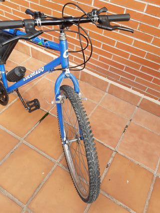 Bicicleta BTT  26". Cambio Shimano 18 velocidades