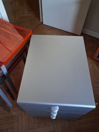 Cajonera metálica con llave gris