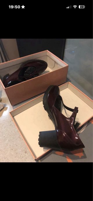 Zapatos de tacón bourdeos talla 37