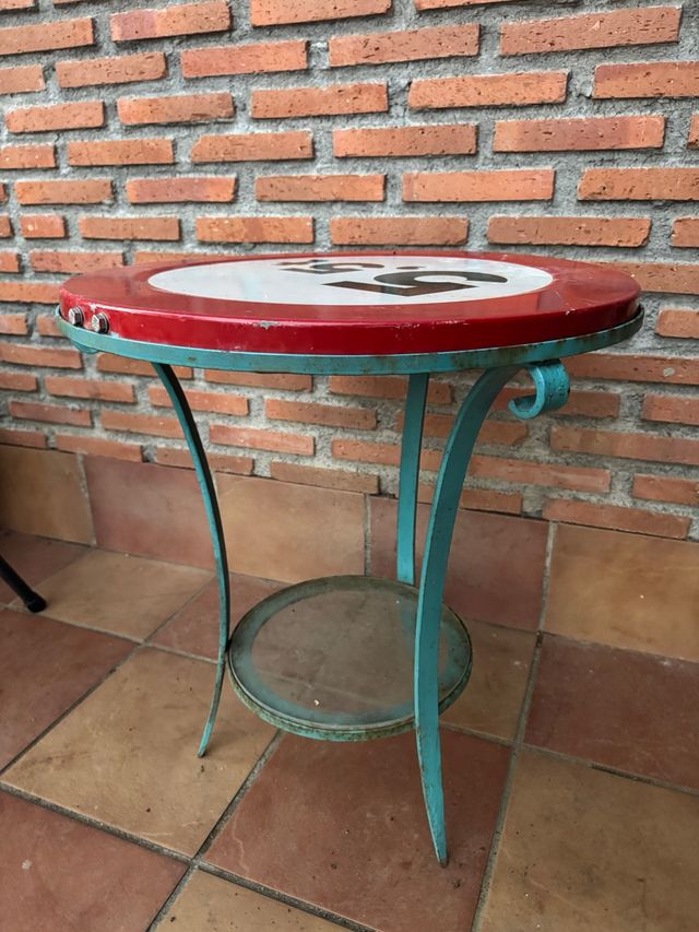 Mesa Vintage Señal Tráfico Roja y Turquesa