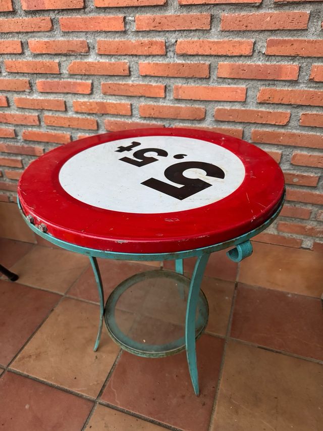 Mesa Vintage Señal Tráfico Roja y Turquesa