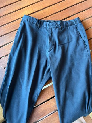 Pantalón casual azul marino ZARA Talla L
