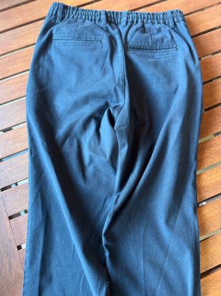 Pantalón casual azul marino ZARA Talla L