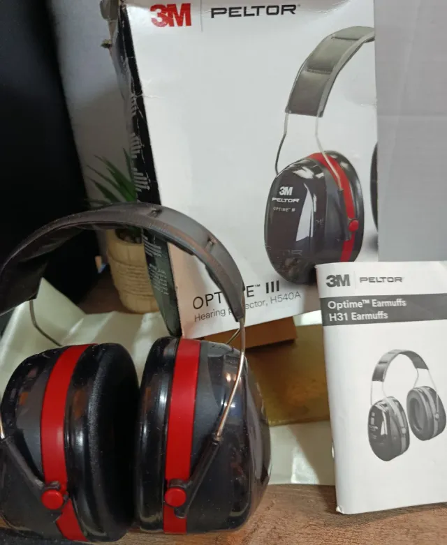 Paraorecchie Peltor Optime III rosso/nero NUOVO