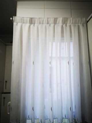 Cortinas de cocina blancas y beige