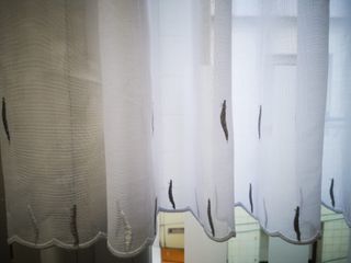 Cortinas de cocina blancas y beige