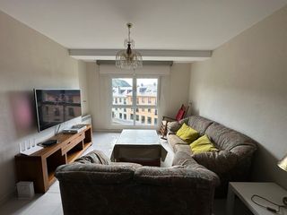Vendo conjunto de sofás 3+2 plazas. Buen estado