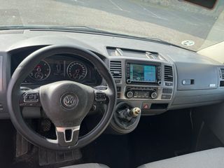 Volkswagen Caravelle 2012 T5