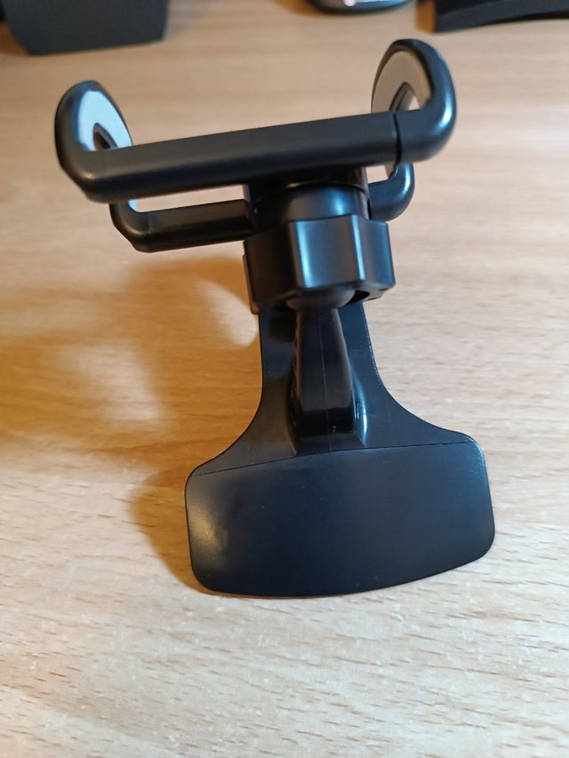 PORTA CELLULARE PER AUTO