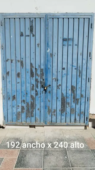 Puerta almacén, trastero, patios k