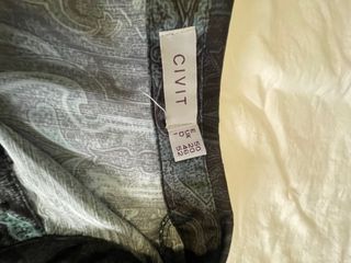 Blusa de raso estampada multicolor