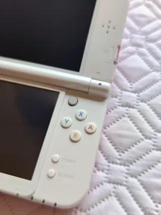 New Nintendo 3DS XL rosa e bianco
