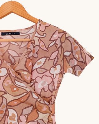 Top vintage de flores con escote cruzado – Caroll 