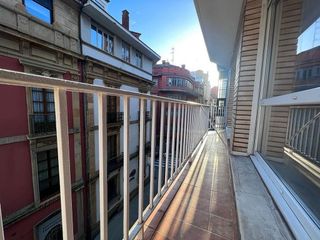 Piso en alquiler en Centro en Gijón