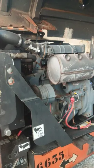 Plataforma Elevadora Articulada. 16 metros.