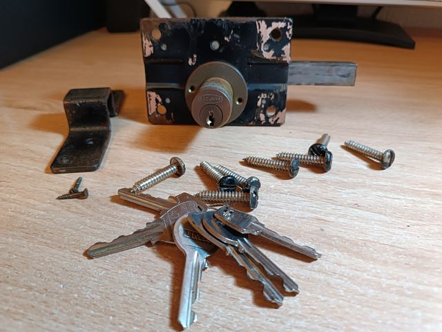 SERRATURA CON BARRA SCURA