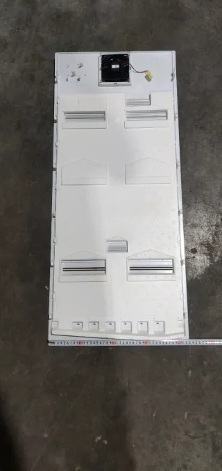 Interior Nevera Beko con ventilador