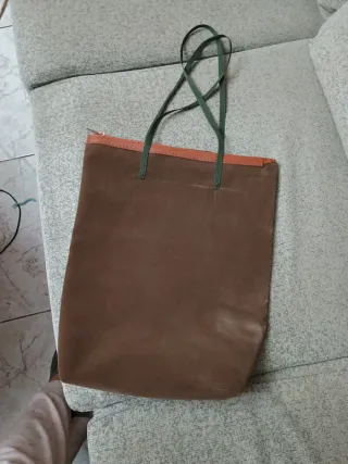 Bolso tote bag  ante marrón con cremallera
