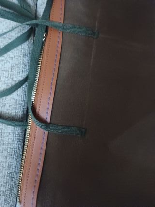 Bolso tote bag  ante marrón con cremallera