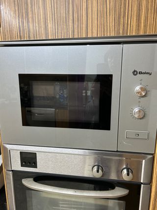 Microondas Balay averiado