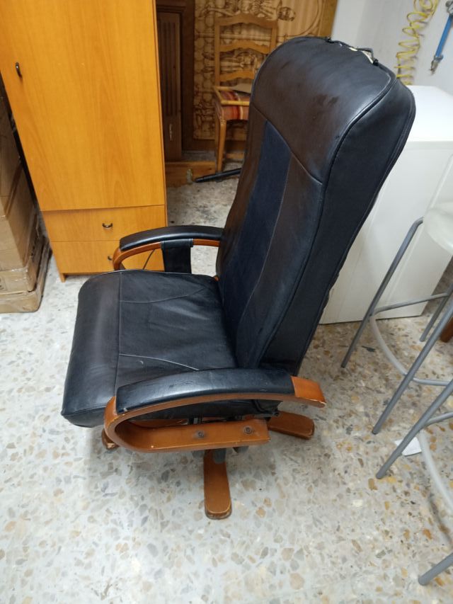 Sillón de masaje negro y marrón