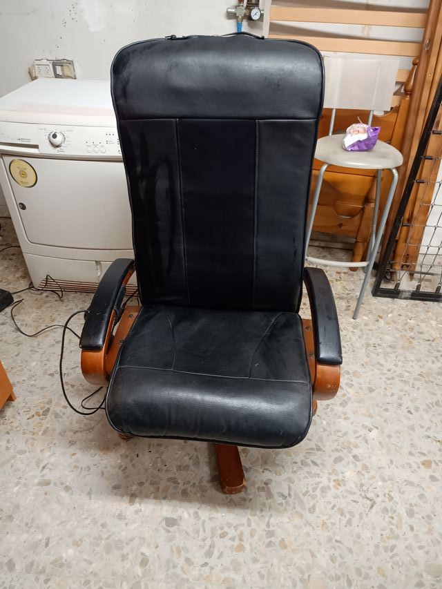Sillón de masaje negro y marrón