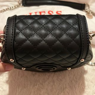 Bolso bombonera bandolera Guess negro