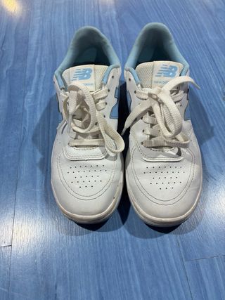 Zapatillas New Balance Blancas y Azules