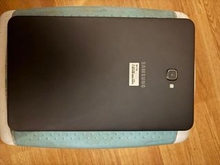 Tablet Samsung Negra y Blanca 32GB