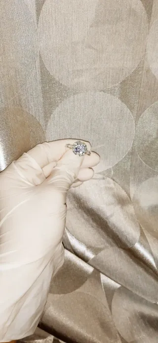 Anillo de plata con diseño floral