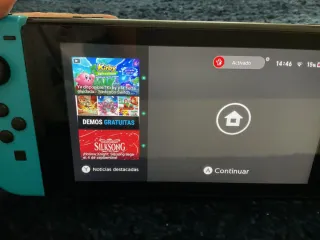 Nintendo Switch con 2 mandos extra