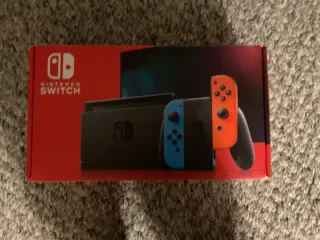 Nintendo Switch con 2 mandos extra